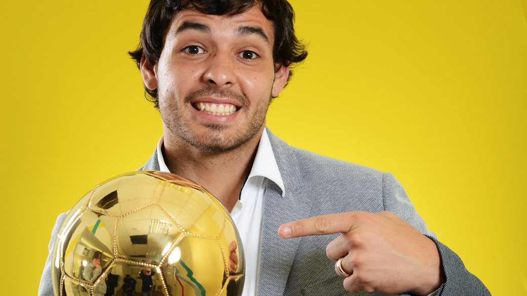 Ricardo Goulart é eleito o Bola de Ouro de 2014