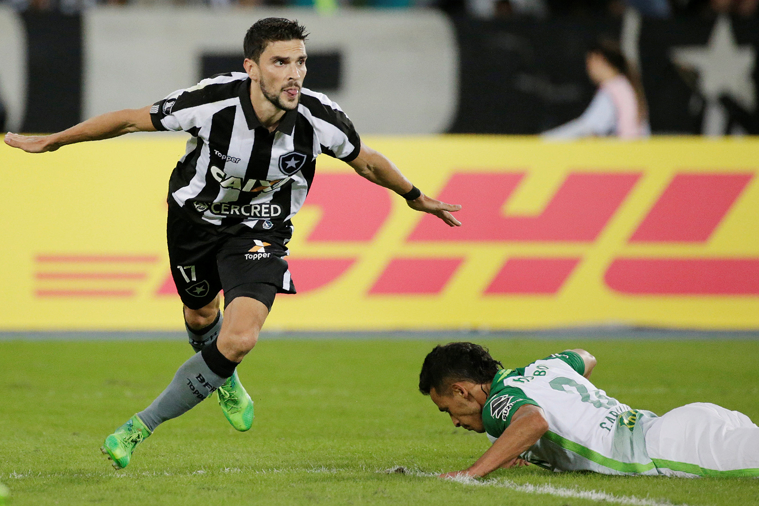 Libertadores: Botafogo derrota campeão no Rio e se classifica