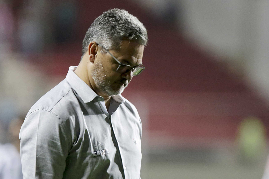Demitido pelo Atlético-MG, técnico Micale critica ‘sistema’