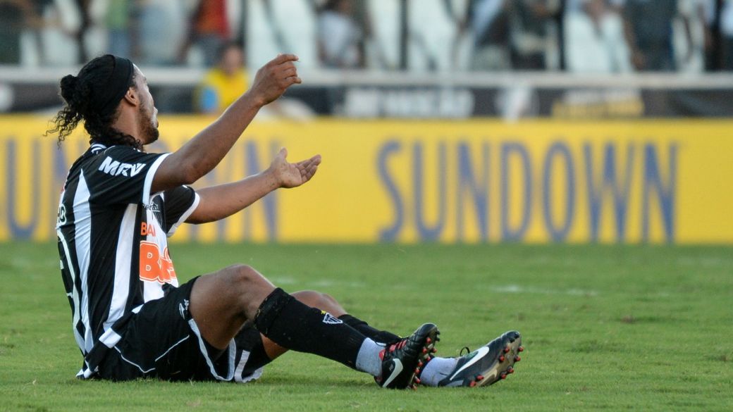 Atlético-MG empata com Vasco no Rio e cai para terceiro