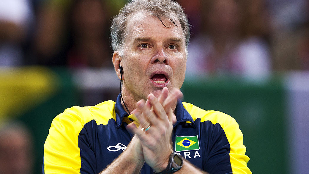 Bernardinho admite situação difícil e desconfortável na Liga Mundial