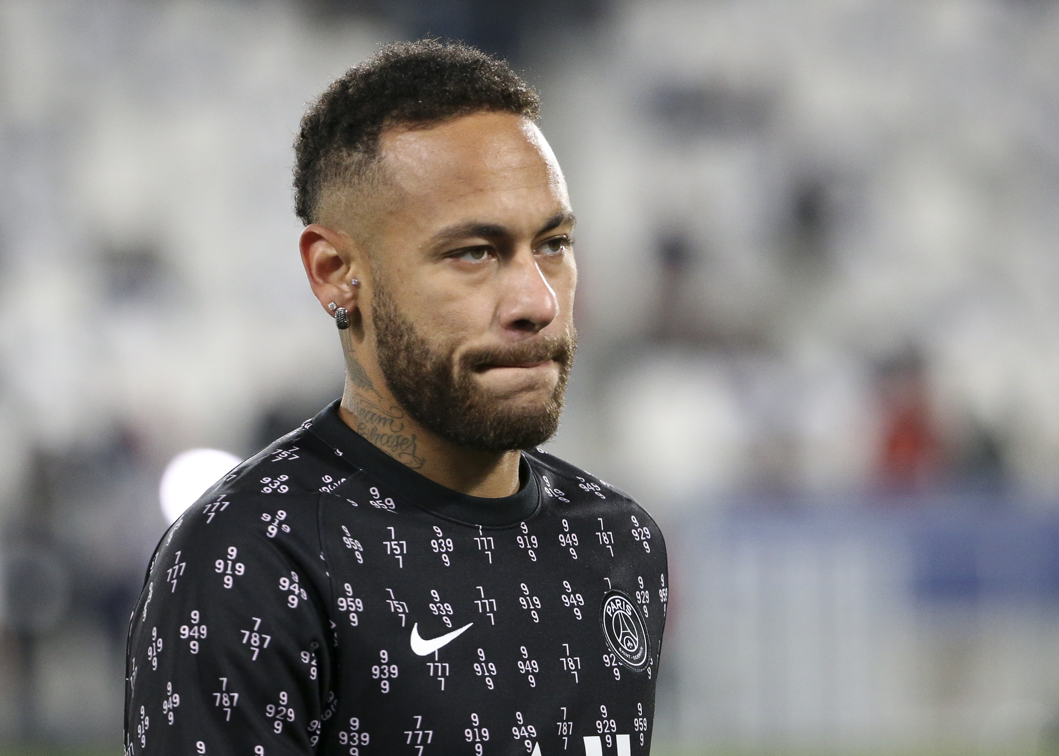 Neymar desfalca PSG contra o Rennes e vira dúvida diante do Real Madrid
