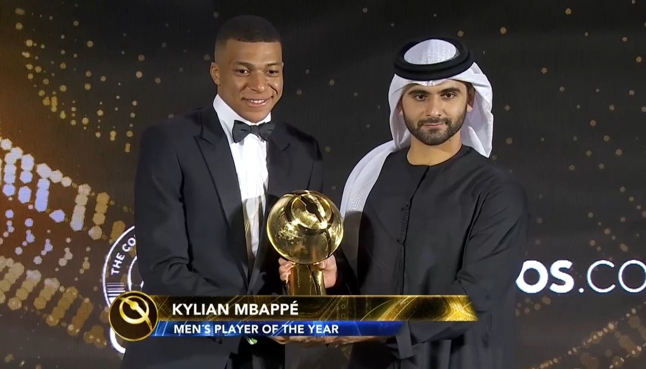 Kylian Mbappé foi eleito o jogador do ano da Globe Soccer -