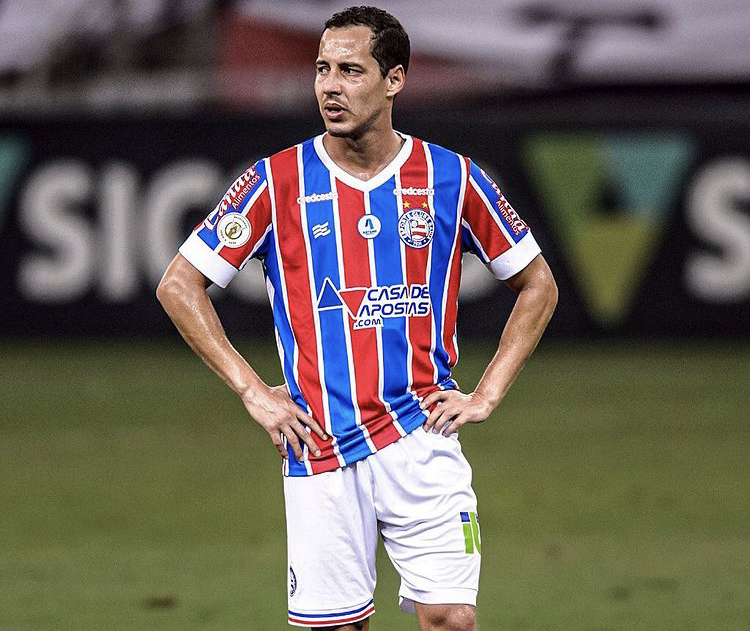 Rodriguinho tem passagens por Corinthians e Grêmio