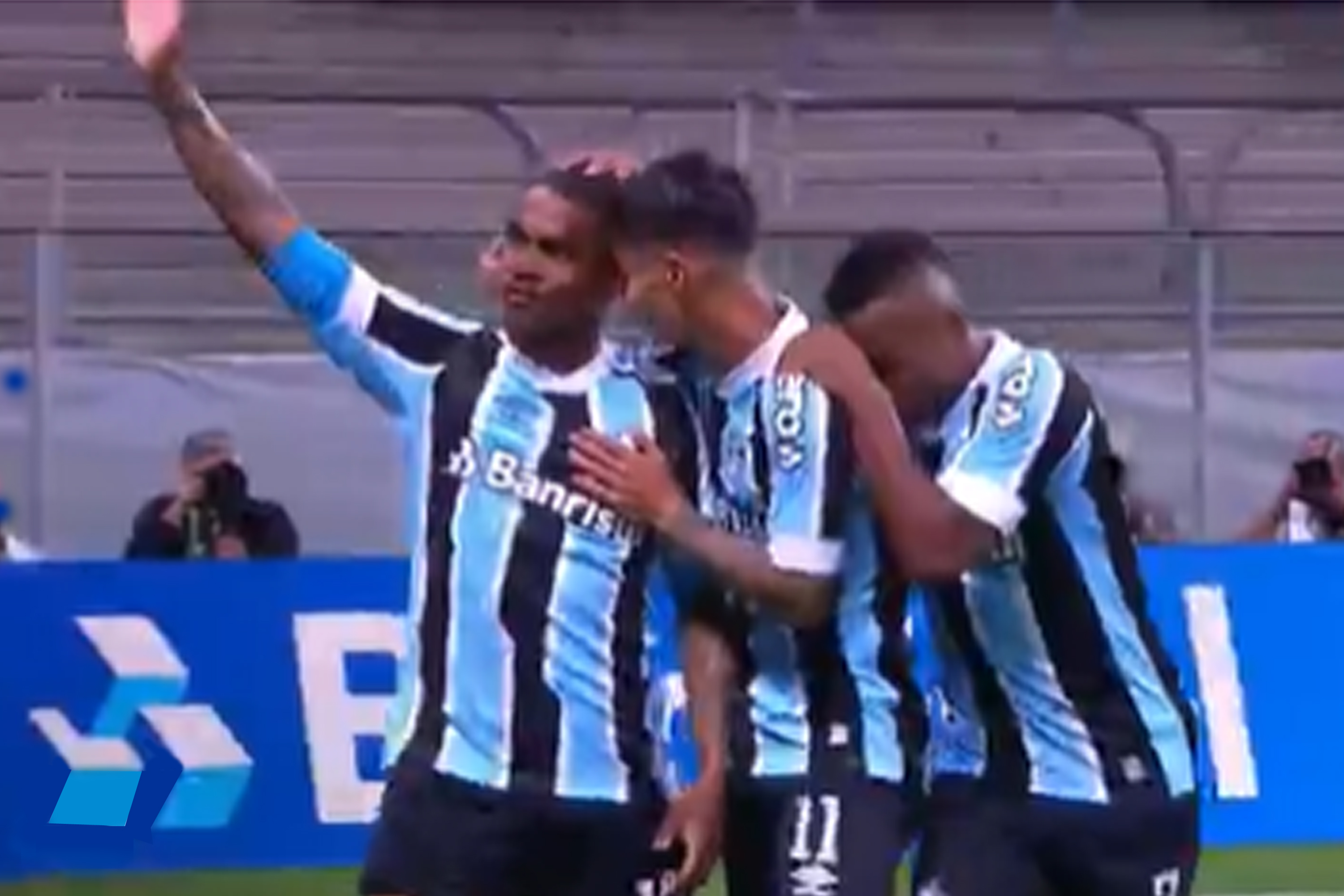 Tchauzinho do jogador pode significar despedida com a camisa do Grêmio -