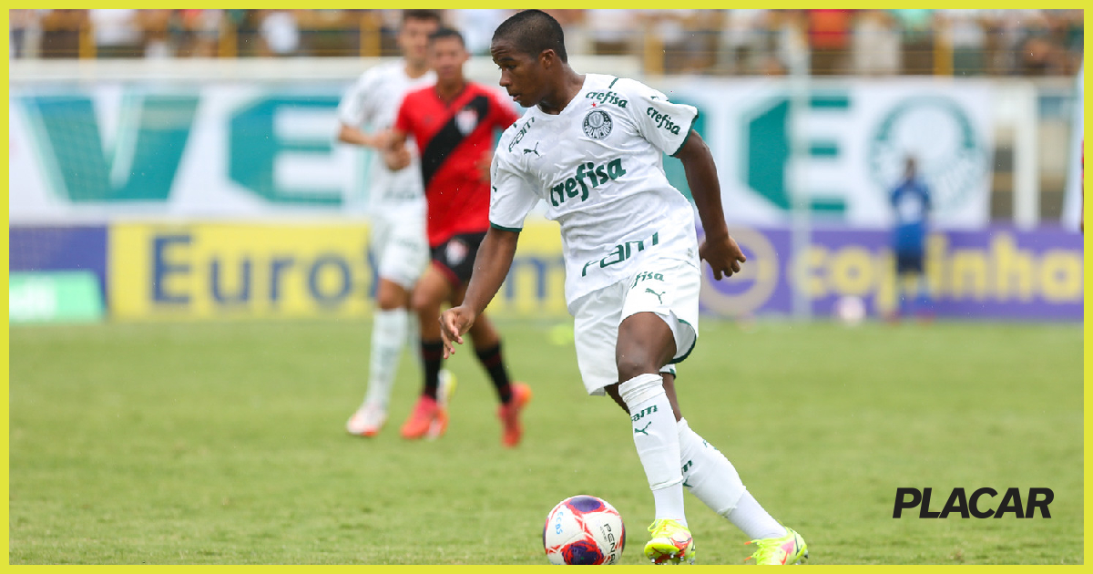 Jairo Araújo muda Atlético-GO taticamente e pode usar três atacantes
