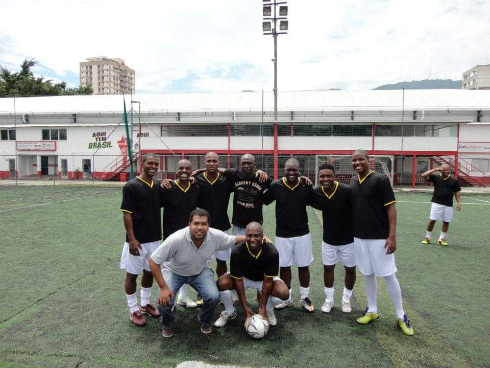 Nenei e o time da família