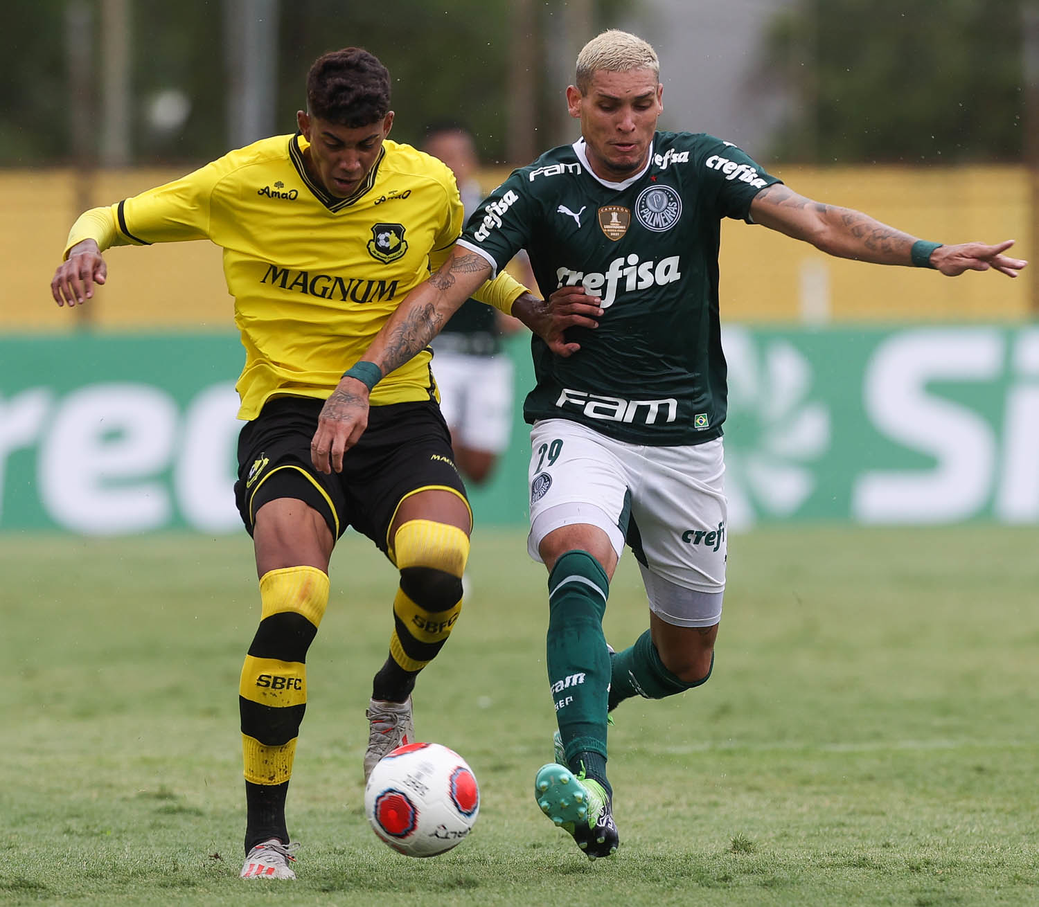Recém-chegado, Navarro ainda busca afirmação -