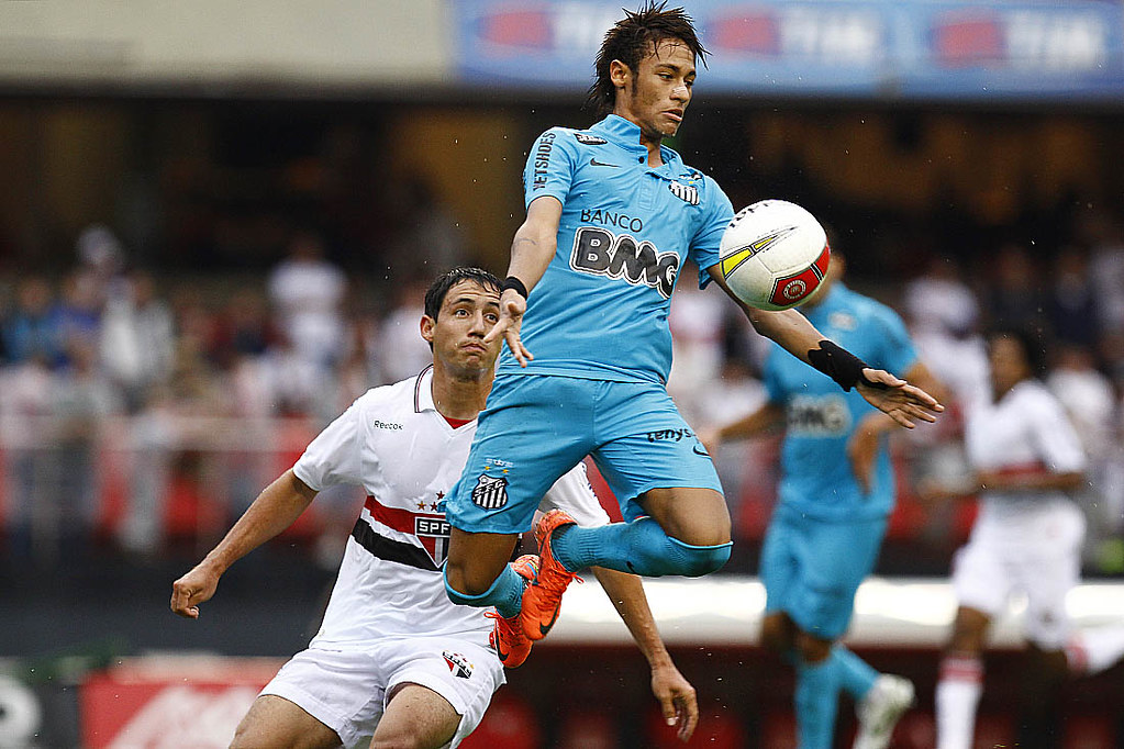 Atuação de gala contra o São Paulo em 2012 -