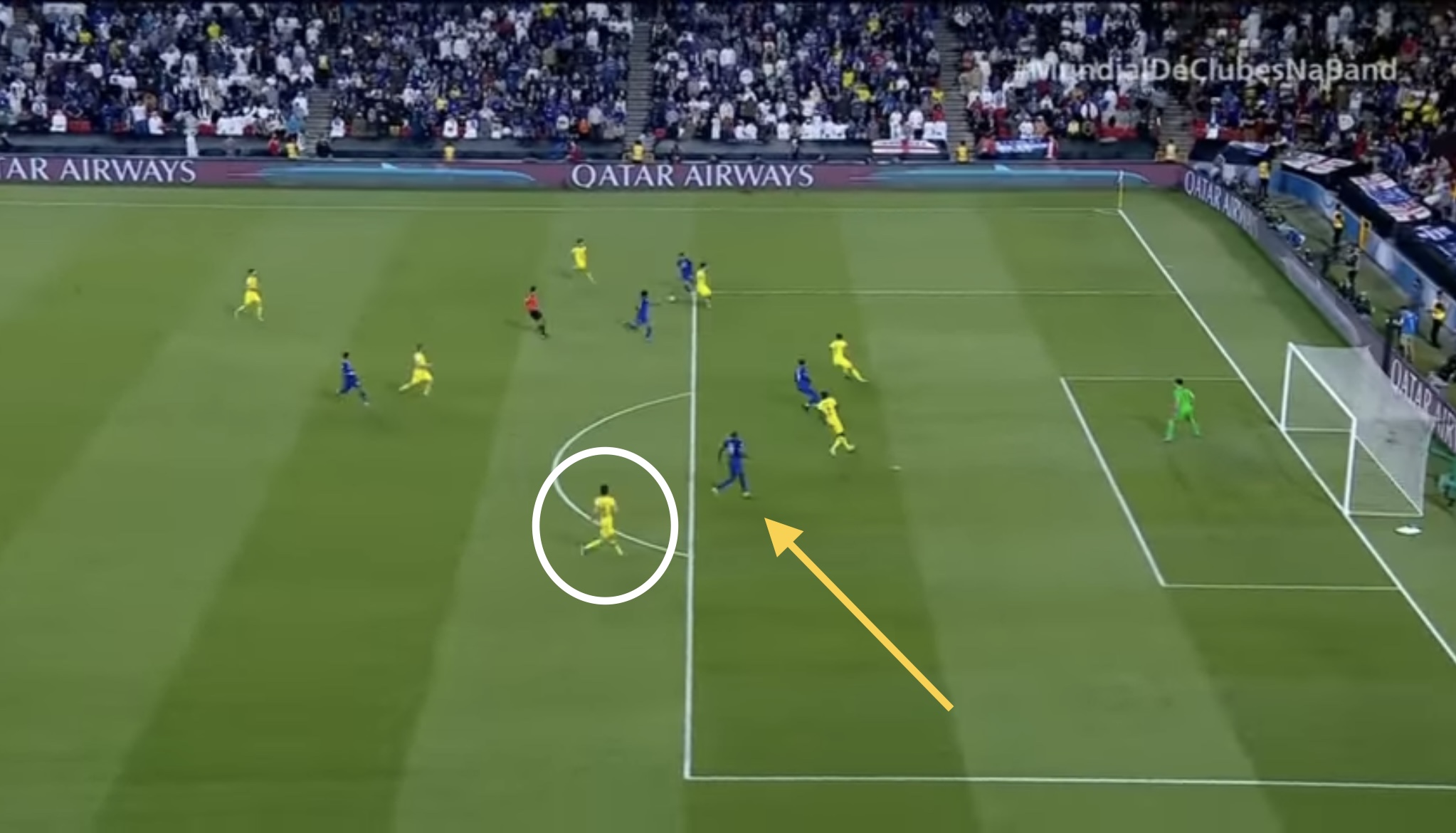 Marcos Alonso falhou na recomposição e espaço nas costas de Rüdiger foi ocupado por jogador do Al Hilal