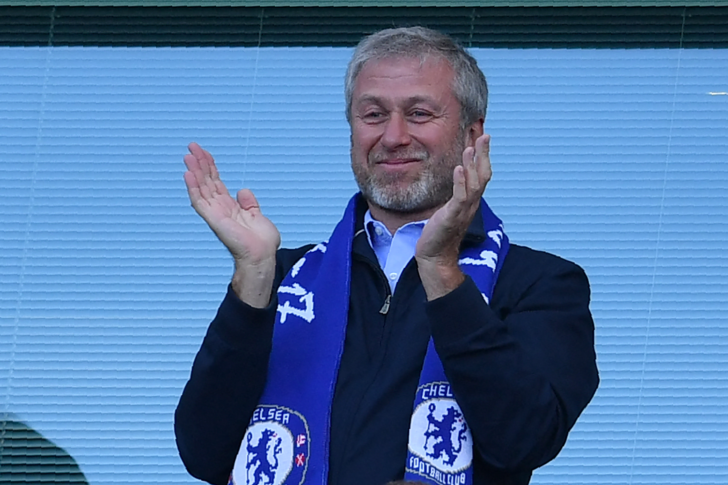 Abramovich venderá o Chelsea após quase duas décadas a frente do clube -