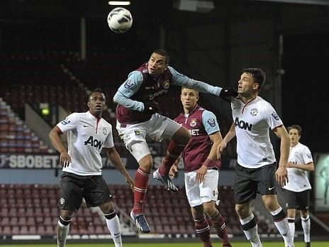 Wellington Paulista em ação pelo West Ham -