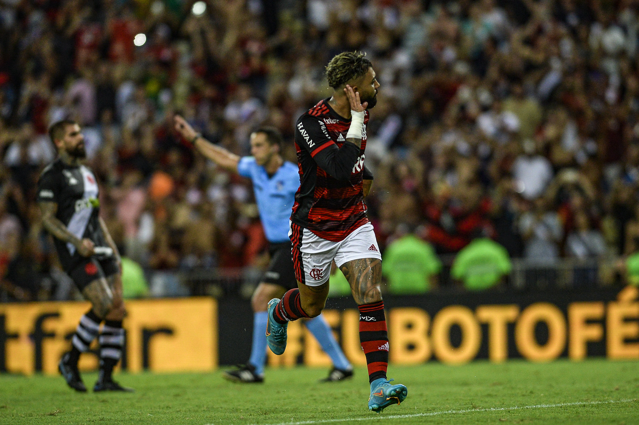 Ex-dirigente ironiza: 'Para que futebol? Agora, o Cruzeiro é uma