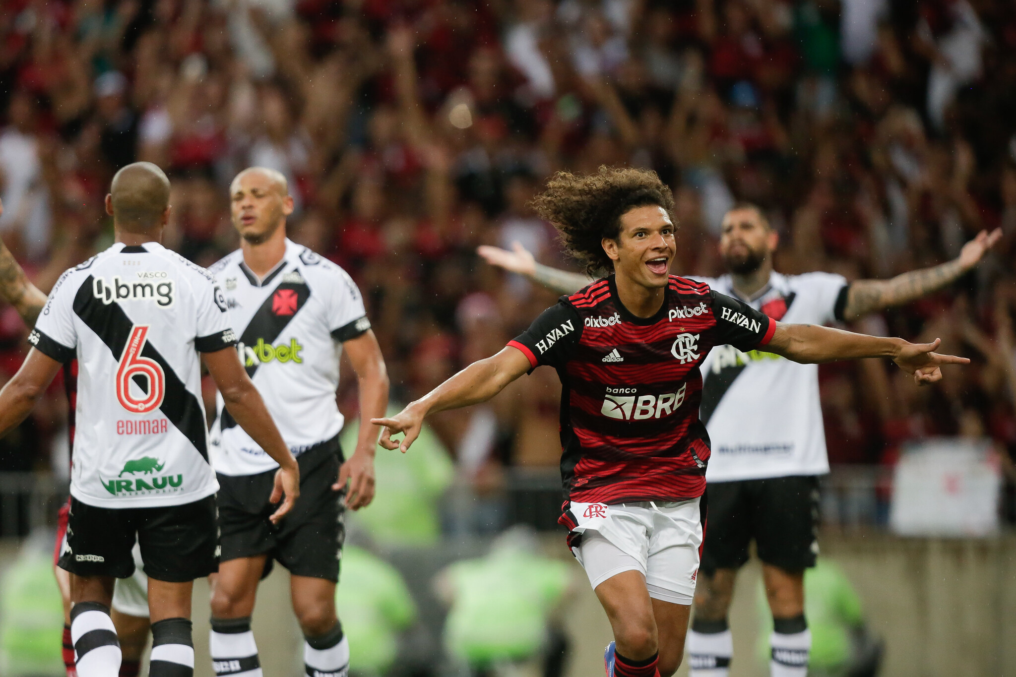 Flamengo venceu o Vasco e se classificou para a final do Carioca