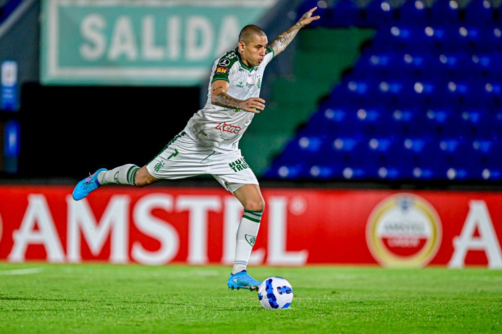 Wellington brilhou na virada do América sobre o Guarani do Paraguai -