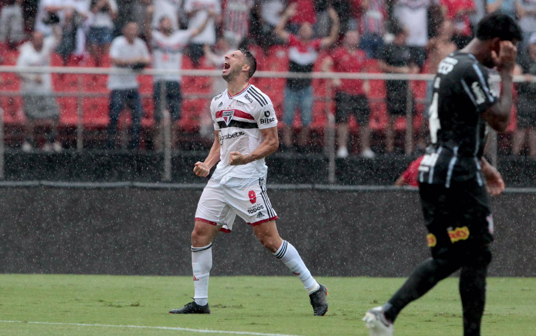 Calleri anotou o gol da vitória do São Paulo