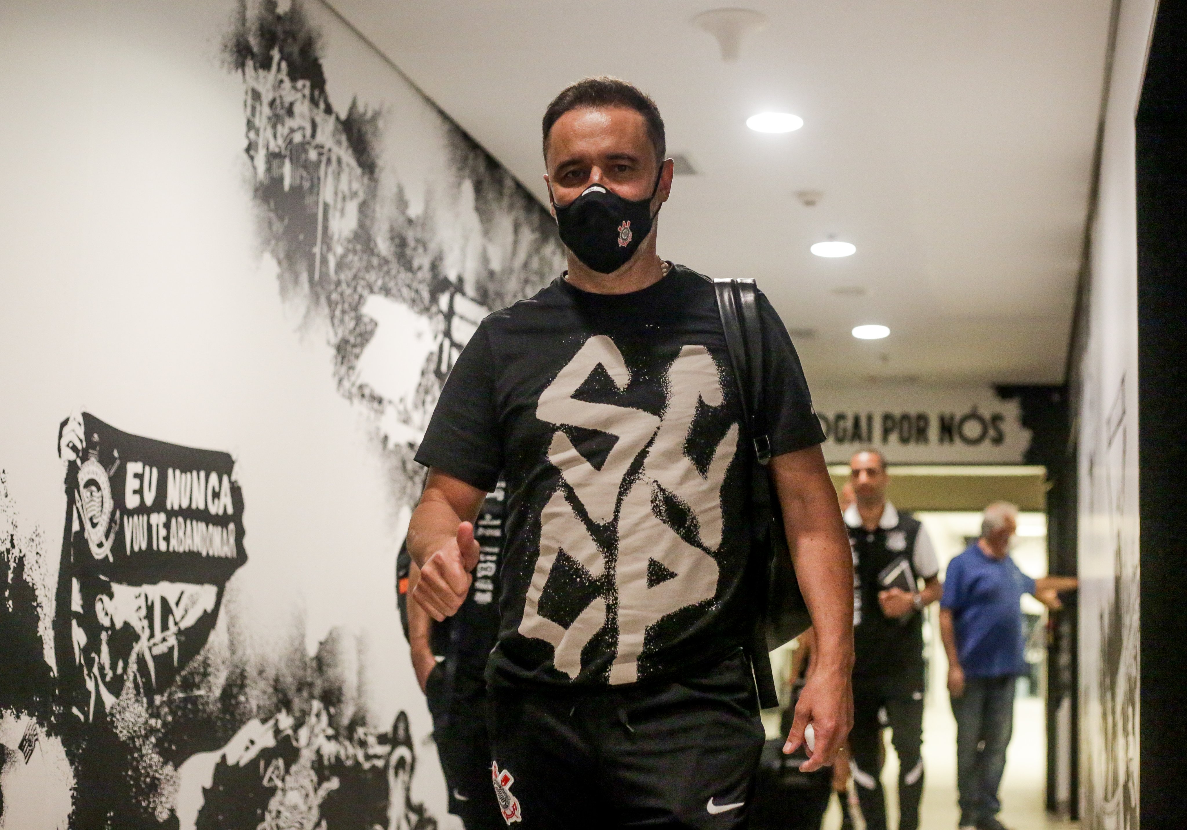 Vítor Pereira vai comandar o Corinthians pela primeira vez na Neo Química Arena -