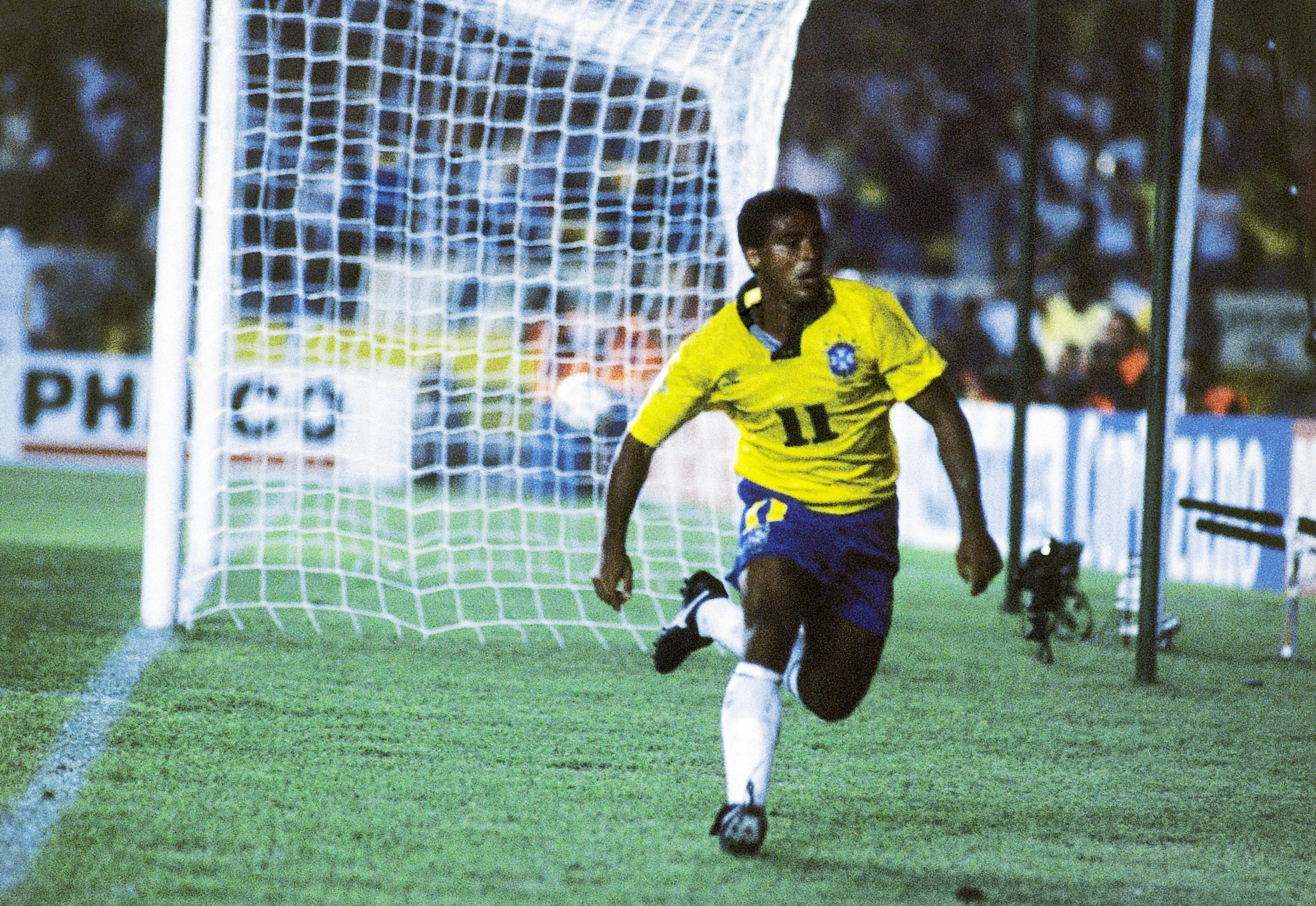 Romário, do Brasil, no jogo contra o Uruguai, nas eliminatórias da Copa do Mundo, no Maracanã