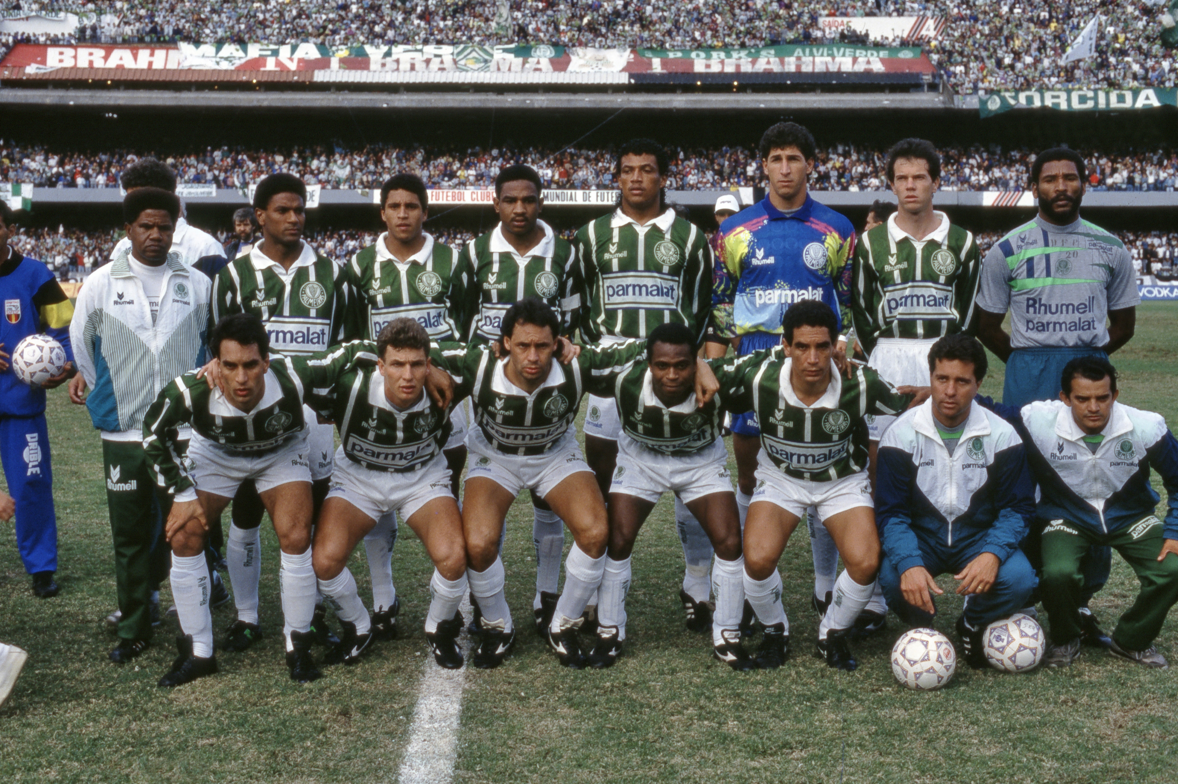 Time do Palmeiras posado antes do jogo entre Palmeiras x Corinthians, partida válida pela final do Campeão Paulista de 1993, Estádio do Morumbi.