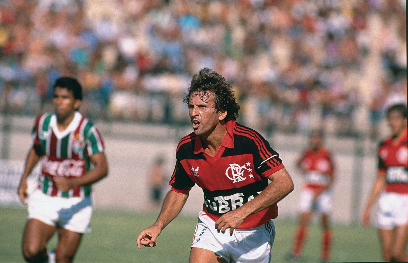 Última camisa de Zico no Flamengo vai a leilão; saiba valor