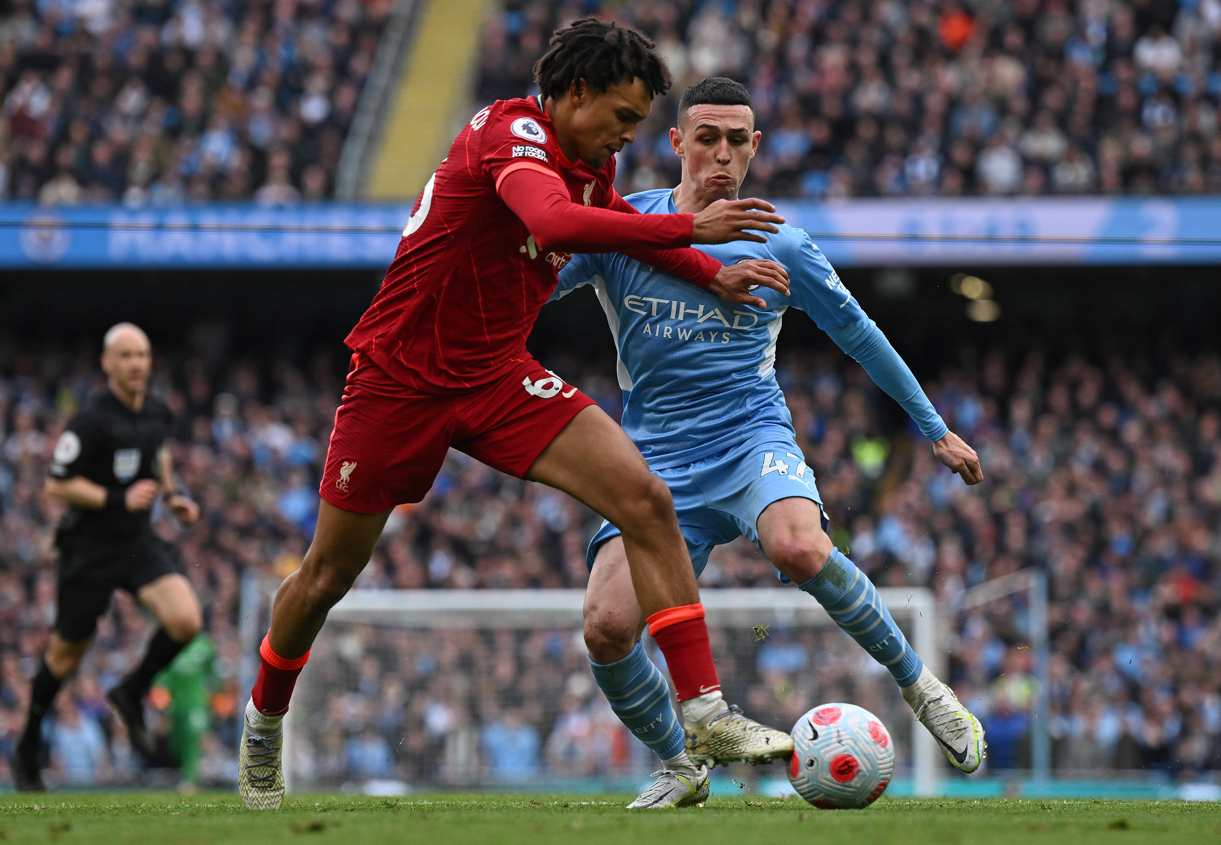 Champions afeta? A briga de City e Liverpool pelo título da Premier League  - Placar - O futebol sem barreiras para você