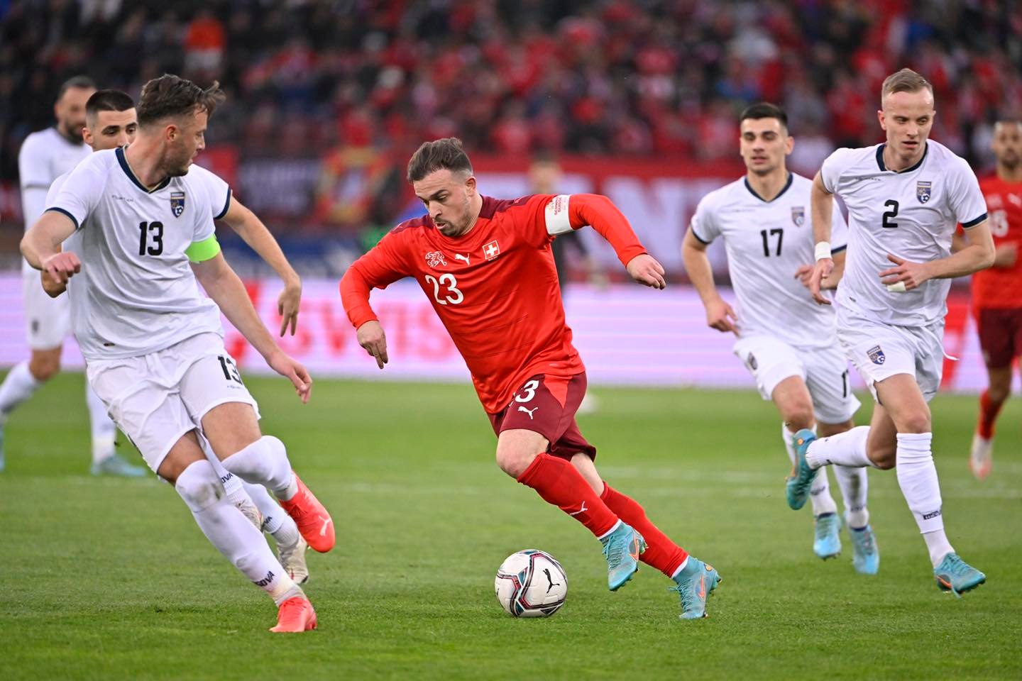 Shaqiri é o principal nome suíço que voltará a encarar o Brasil -