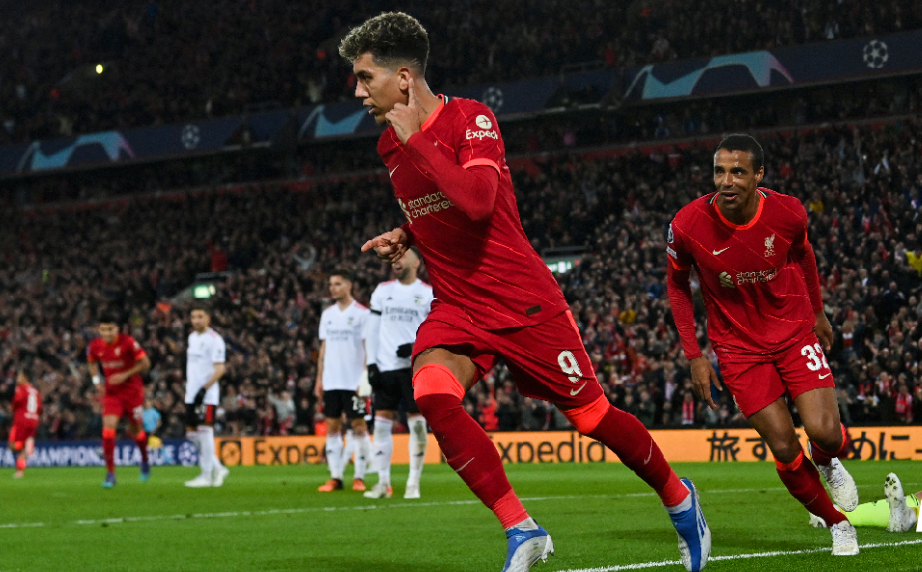 Firmino marcou duas vezes contra o Benfica na Champios