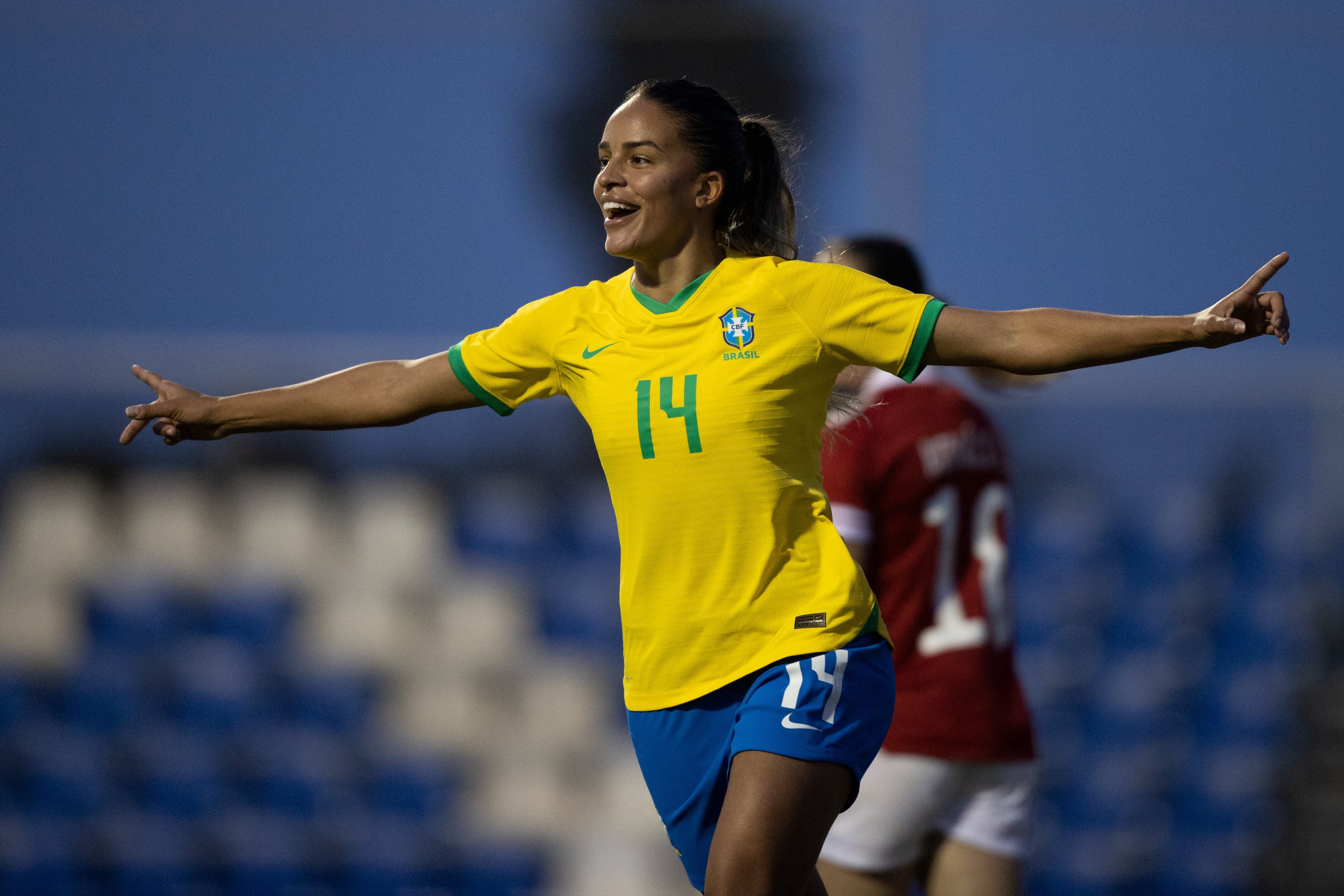 Gabi Nunes marcou duas vezes no amistoso