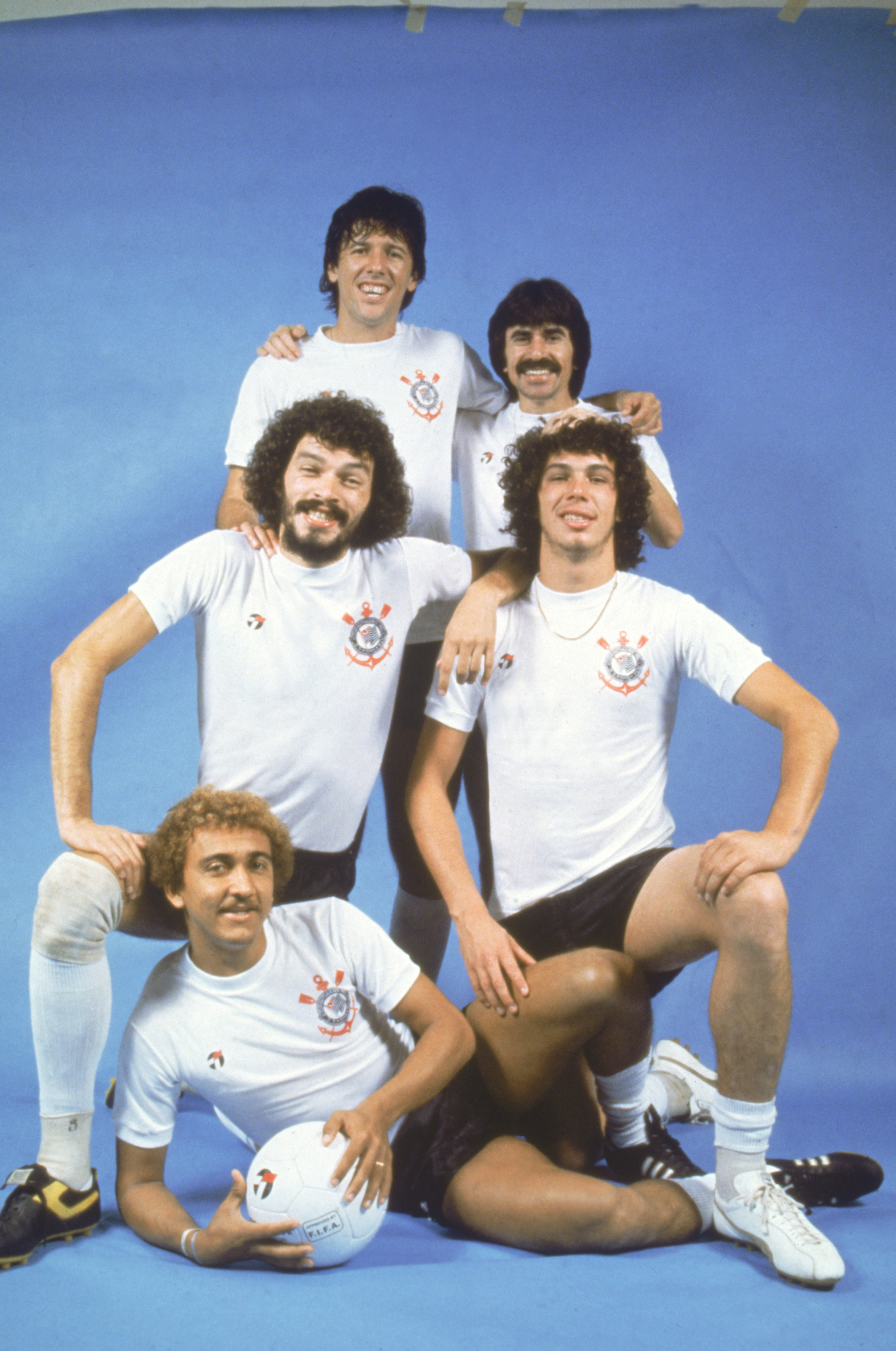 Paulinho, Zenon, Sócrates, Casagrande e Biro-Biro, jogadores do Corinthians -