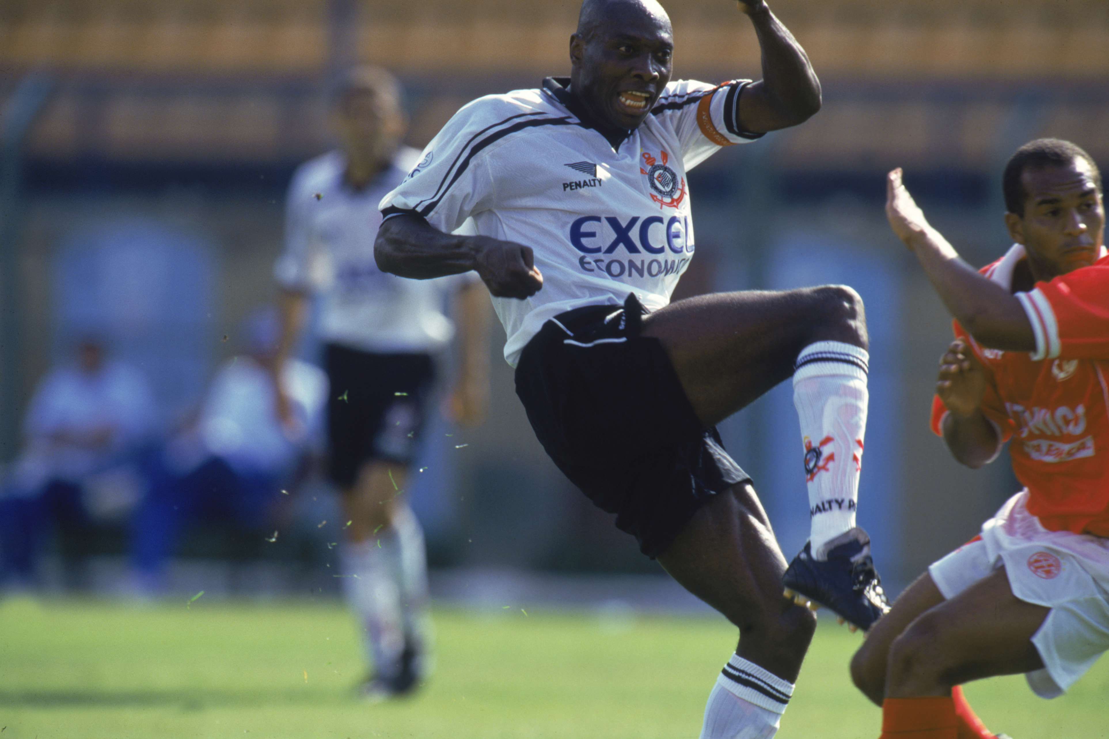 Em 2000, Rincón detonou diretoria do Corinthians e revelou time do coração