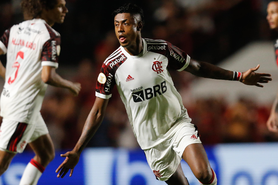 Libertadores: Flamengo vence Olimpia no Maracanã - Placar - O futebol sem  barreiras para você