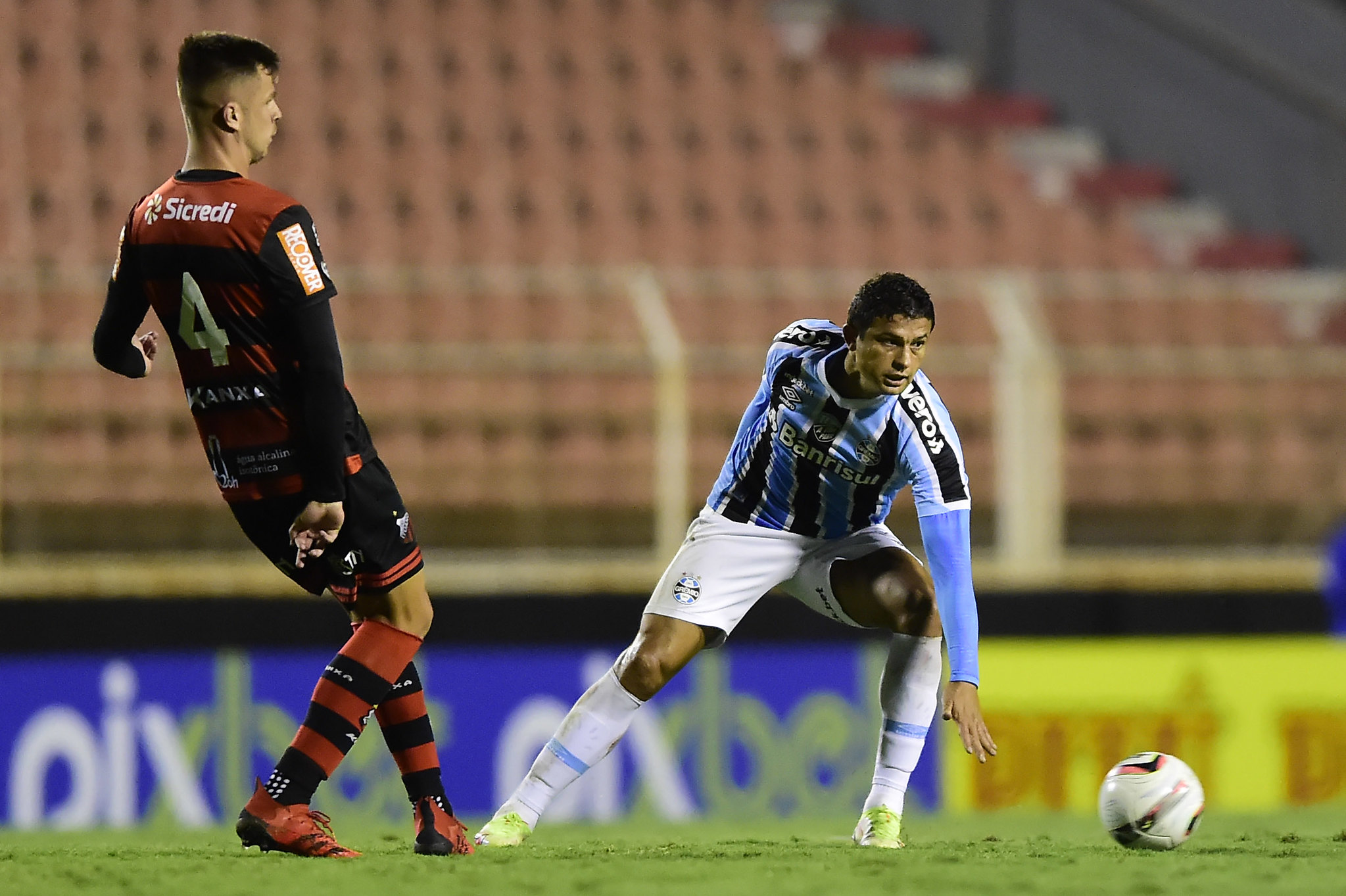 Elkeson ainda busca titularidade no Grêmio -