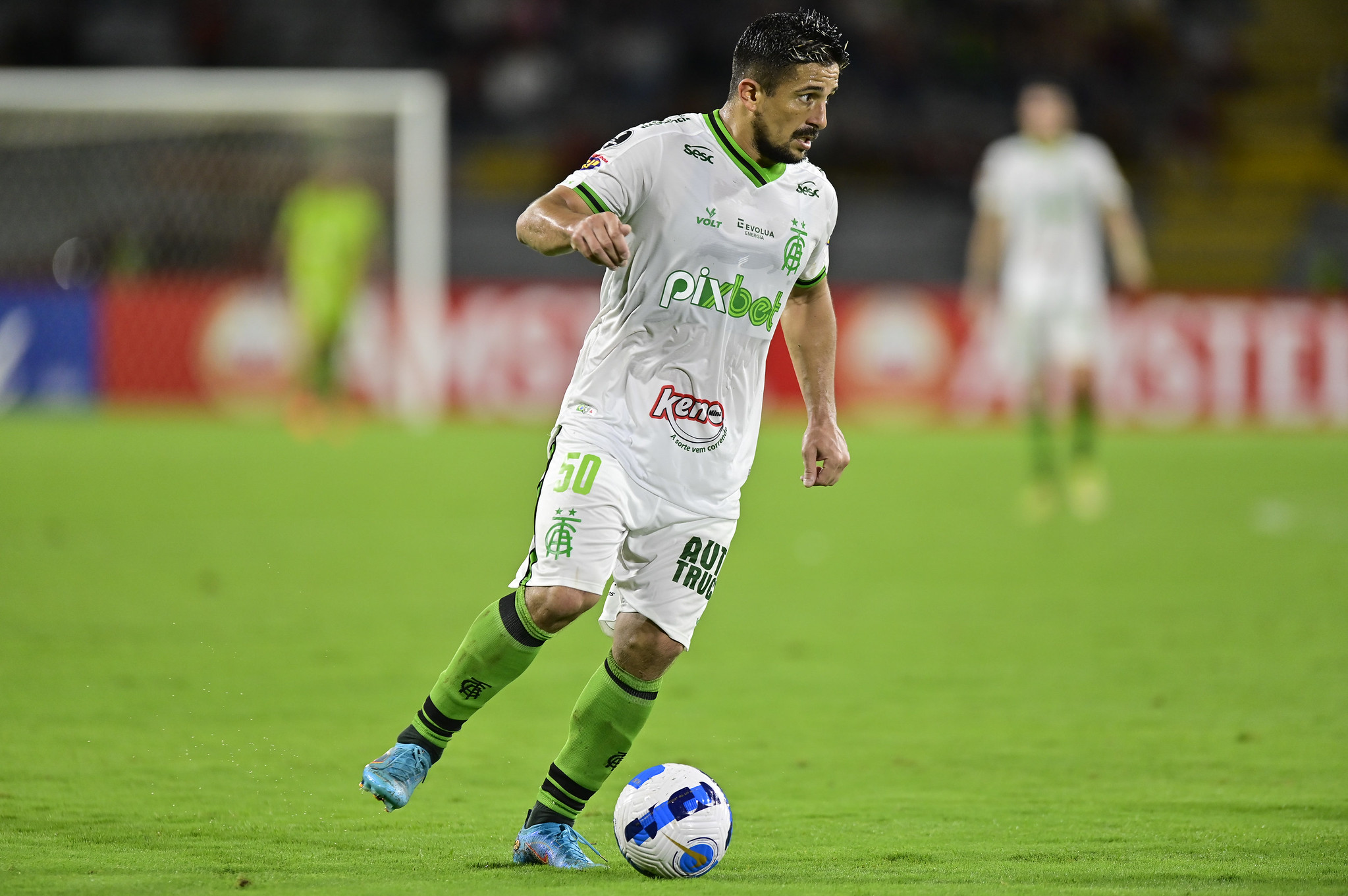 Aloísio ainda não balançou as redes pelo América-MG -