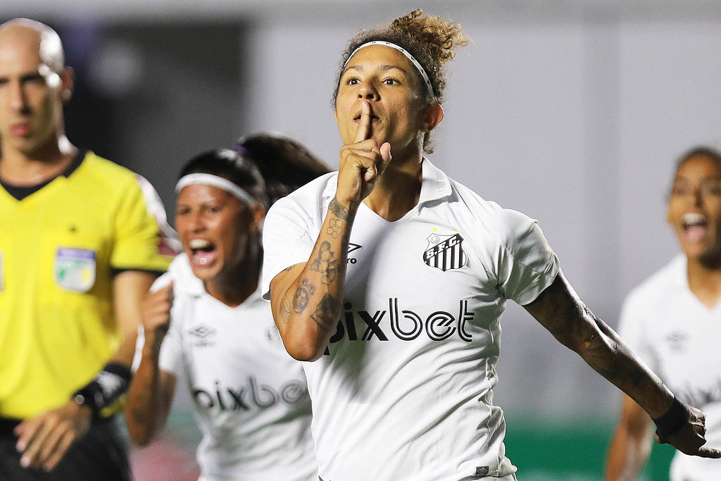 Aos 36 anos, Cristiane é a artilheira do Brasileirão Feminino