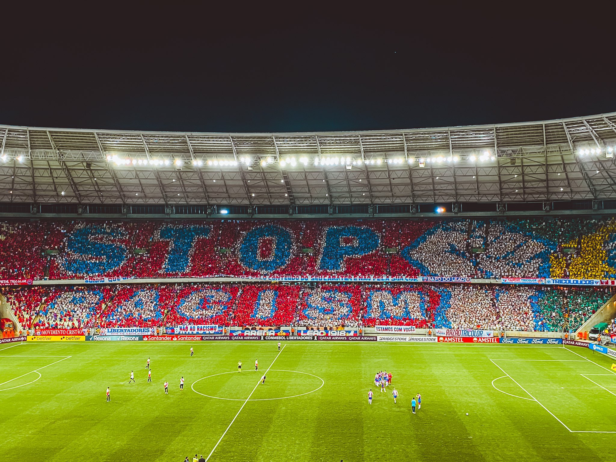 Fortaleza fez mosaico antirracista em jogo contra River Plate -