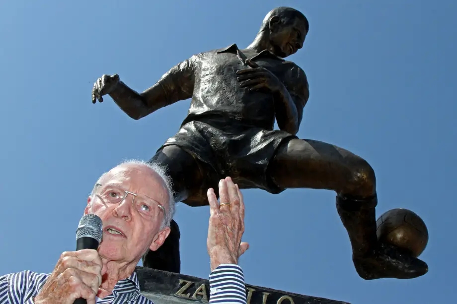 Zagallo na inauguração de sua estátua na ala oeste do Estádio Nilton Santos