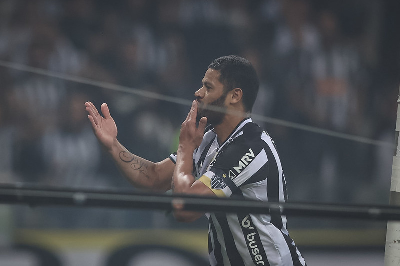 Hulk, do Atlético Mineiro, comemora gol diante do Flamengo no Mineirão