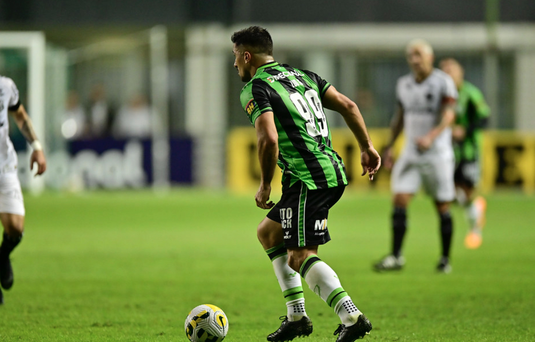 Aloísio é destaque do América -