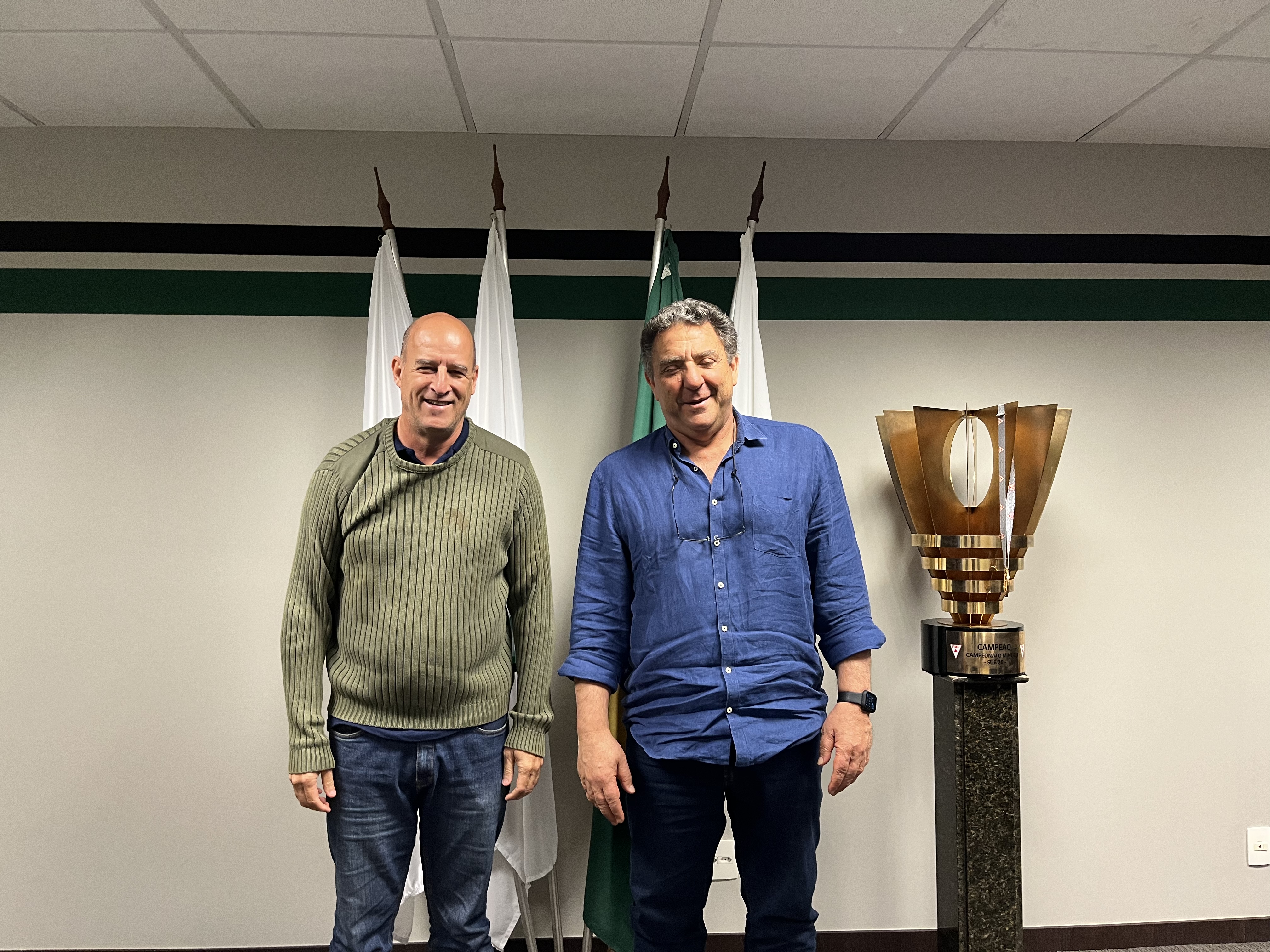 Marcus Salum (esq.), presidente do América SAF, e Euler (dir.) membro da diretoria -