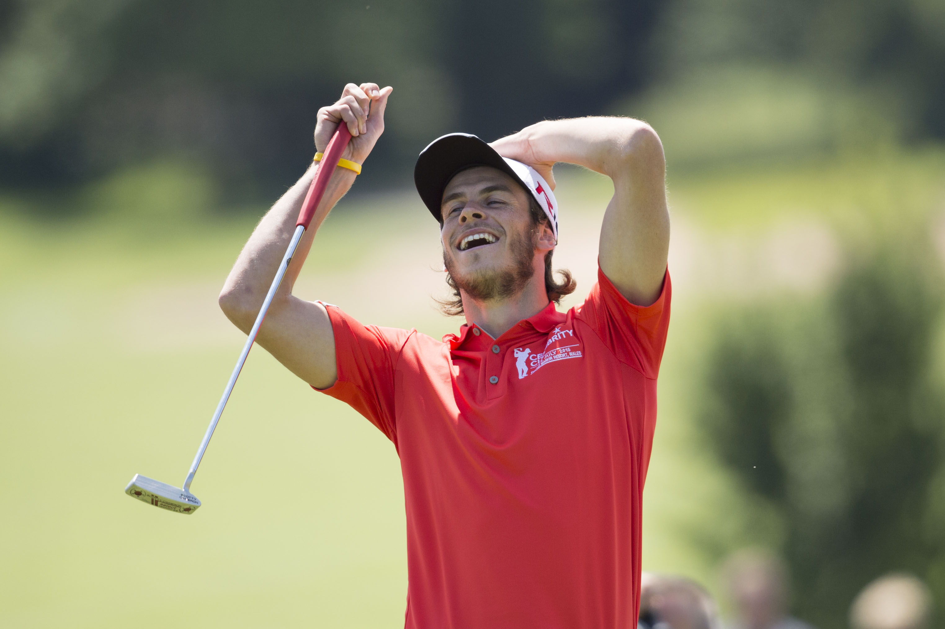 Hobby: Gareth Bale joga golfe em Newport, País de Gales