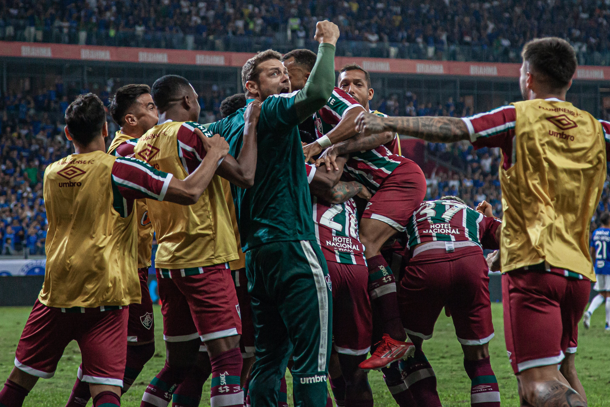Fluminense celebra trinfo no Mineirão diante do Cruzeiro