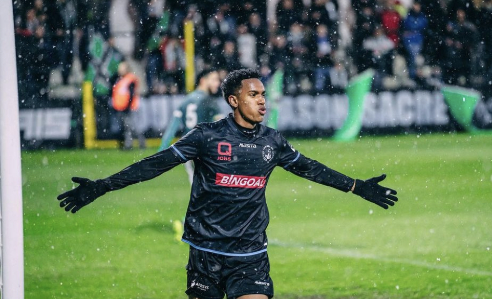 Cauê foi utilizado no Corinthians antes de ir para a Europa -