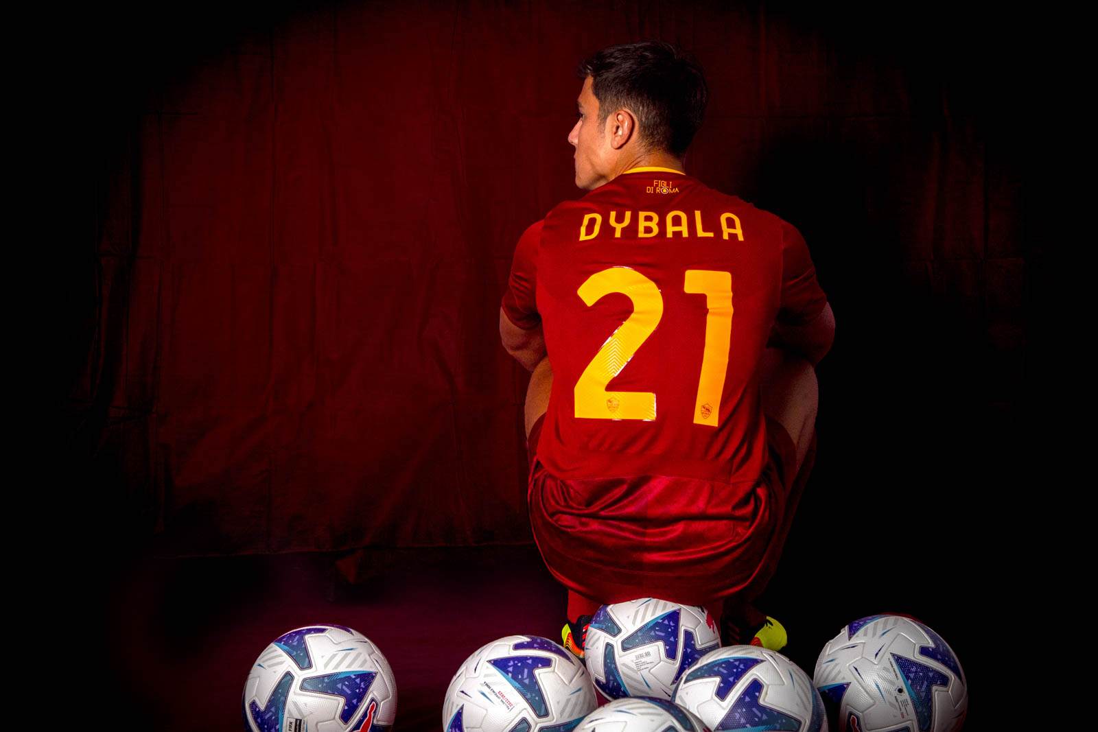 Dybala fica sem a 10 de Totti na Roma; veja camisas aposentadas do futebol