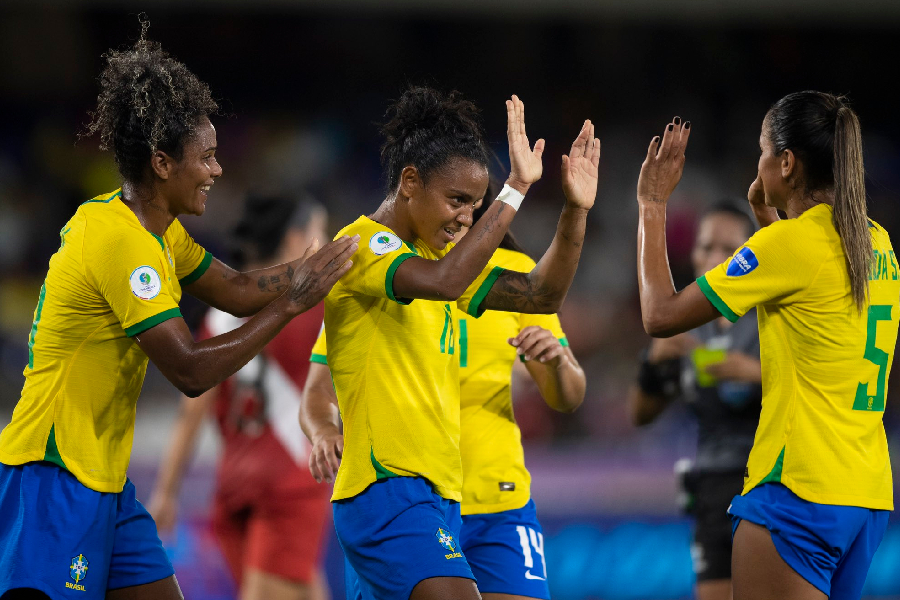 Copa América: Adriana e Debinha foram as artilheiras do título