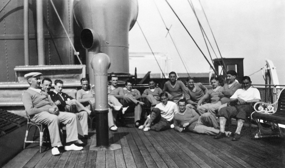 Time francês na viagem de navio para o Uruguai