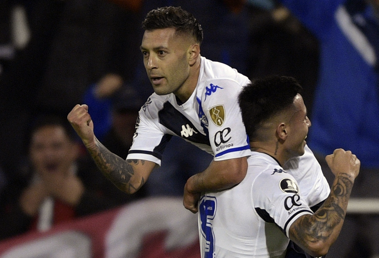 Lucas Janson (acima) comemora com Francisco Ortega -