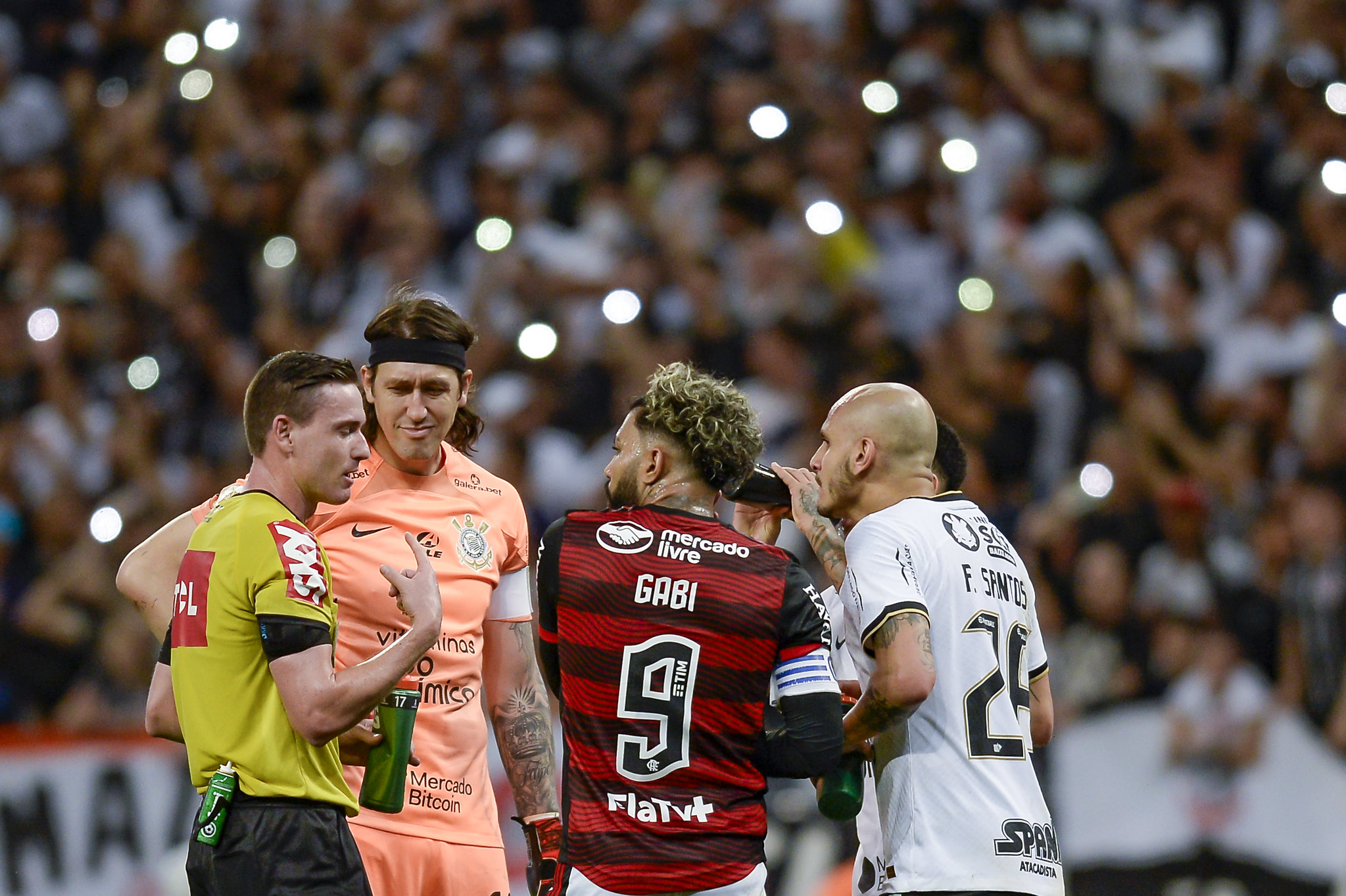 Rivais se reencontram após 22 dias -
