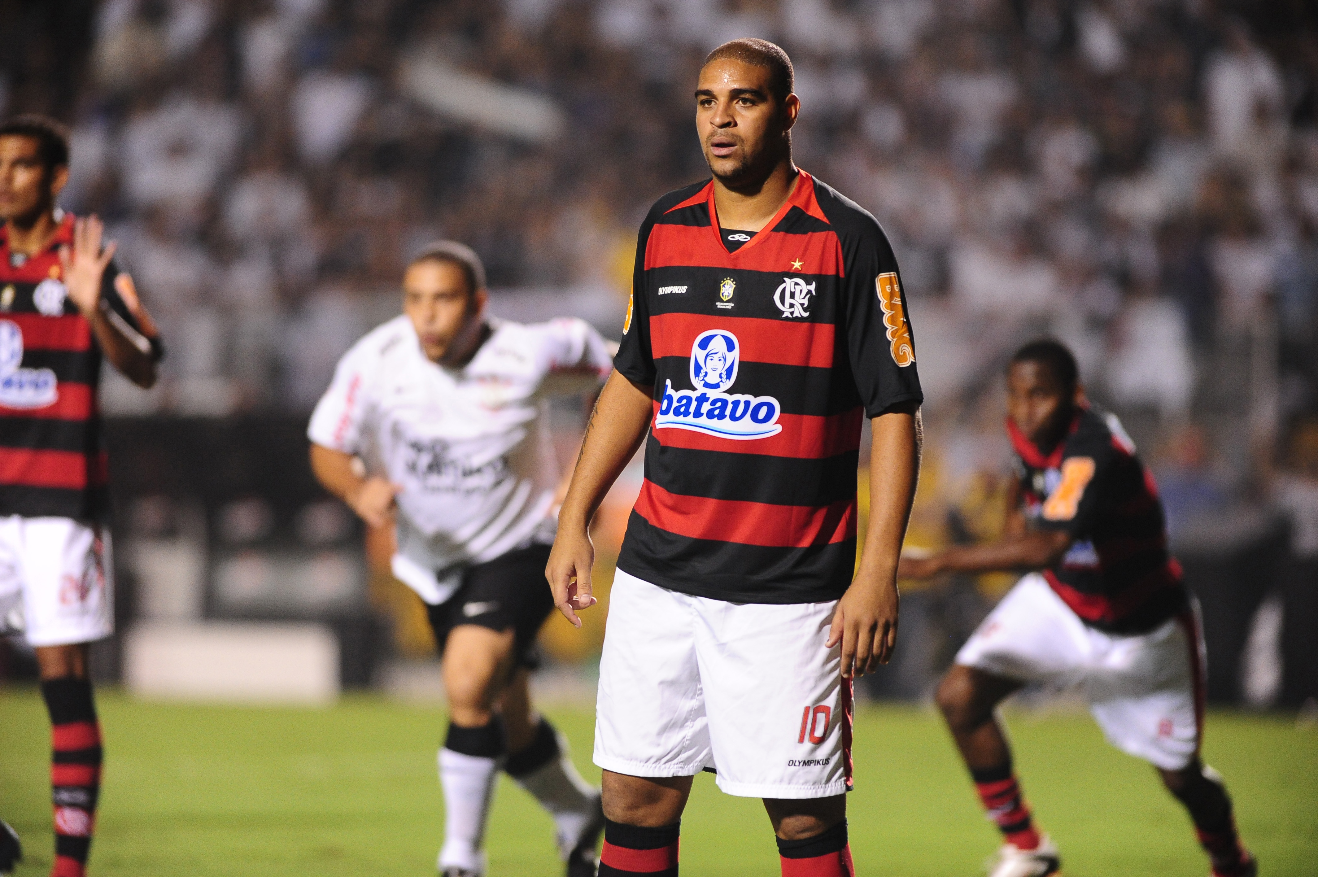 Último Corinthians x Flamengo teve Ronaldo, Adriano e Love decisivo