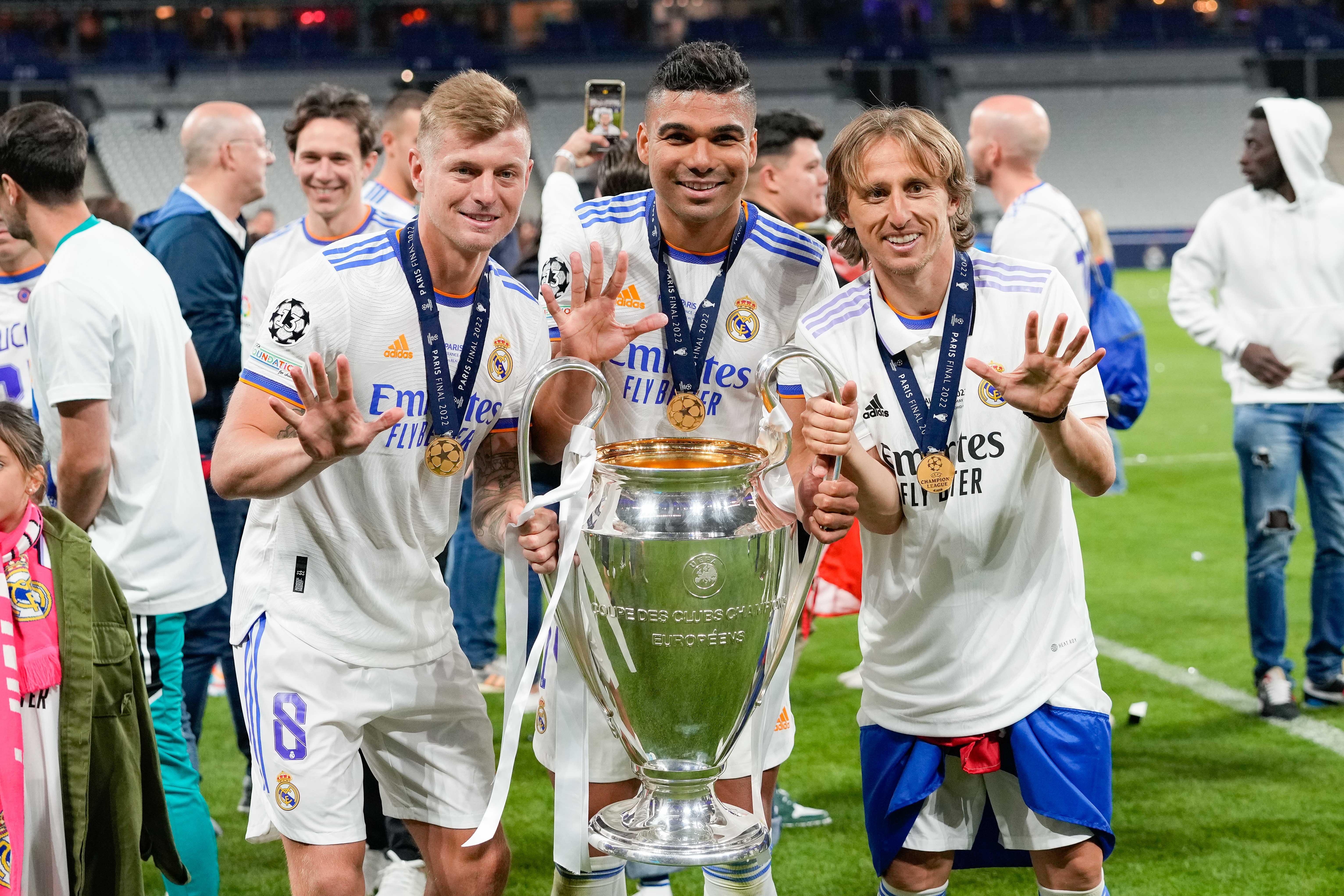Trio Kroos, Casemiro e Modric celebram o quinto troféu da Champions