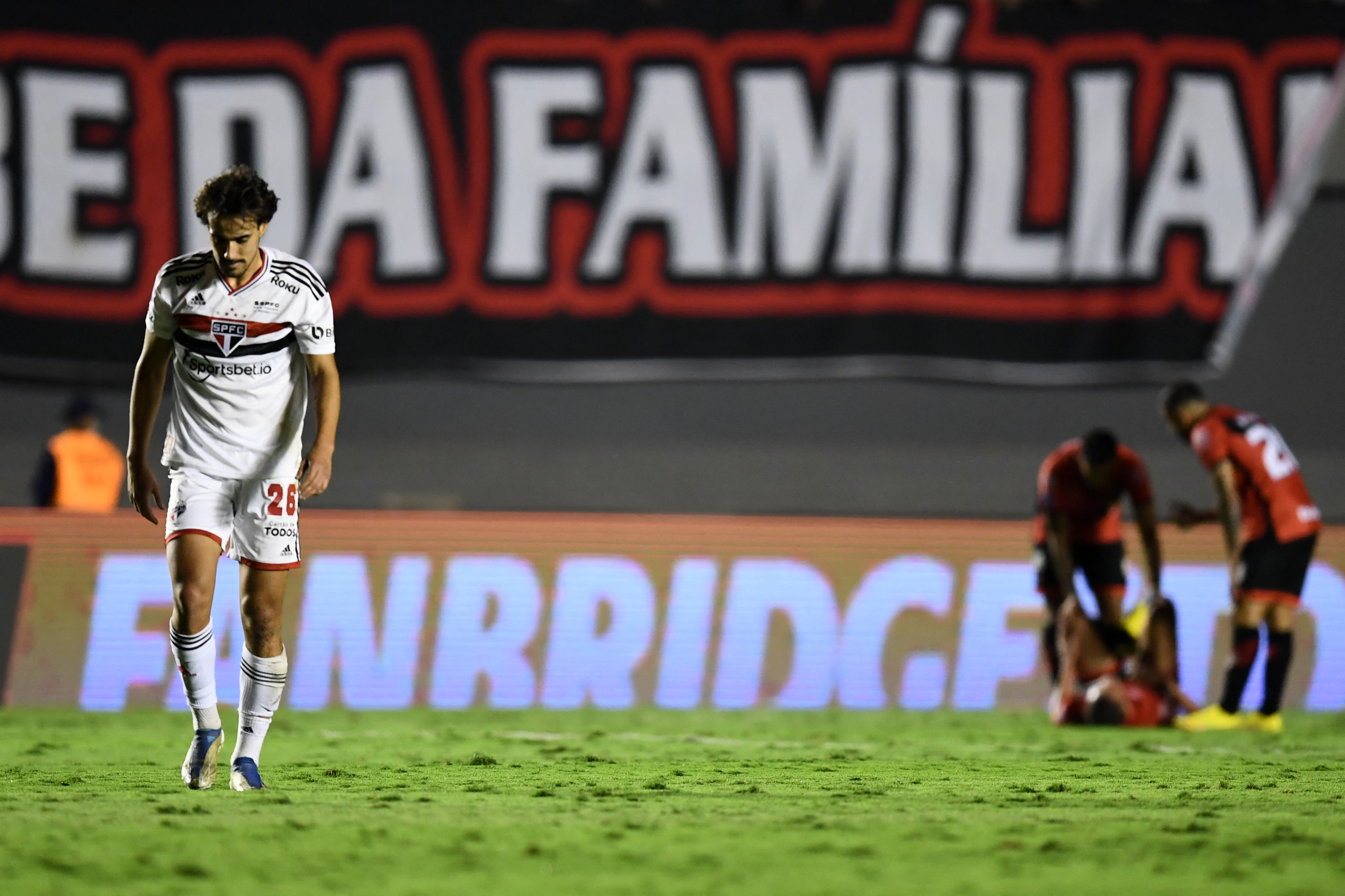 Igor Gomes: de novo Kaká e ‘atleta de milhões’ a melancolia no São Paulo